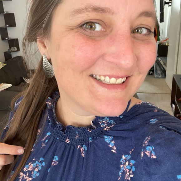 Meet your Posher, Crystal - Picture 4 of 5